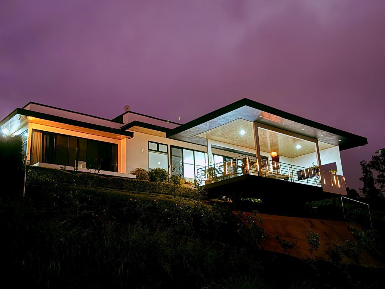 Casa Moderna en Miravalles